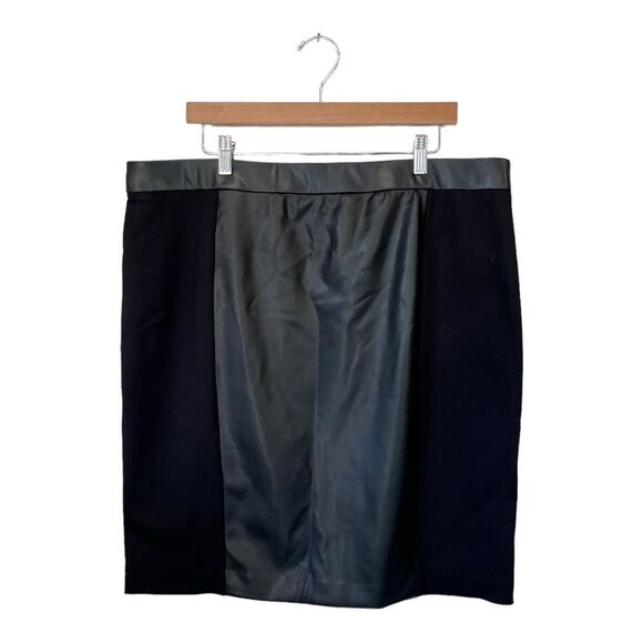 NWT Kasper | Black Faux Leather Front Panel Stretch Pencil Skirt - Picture 2 of 5